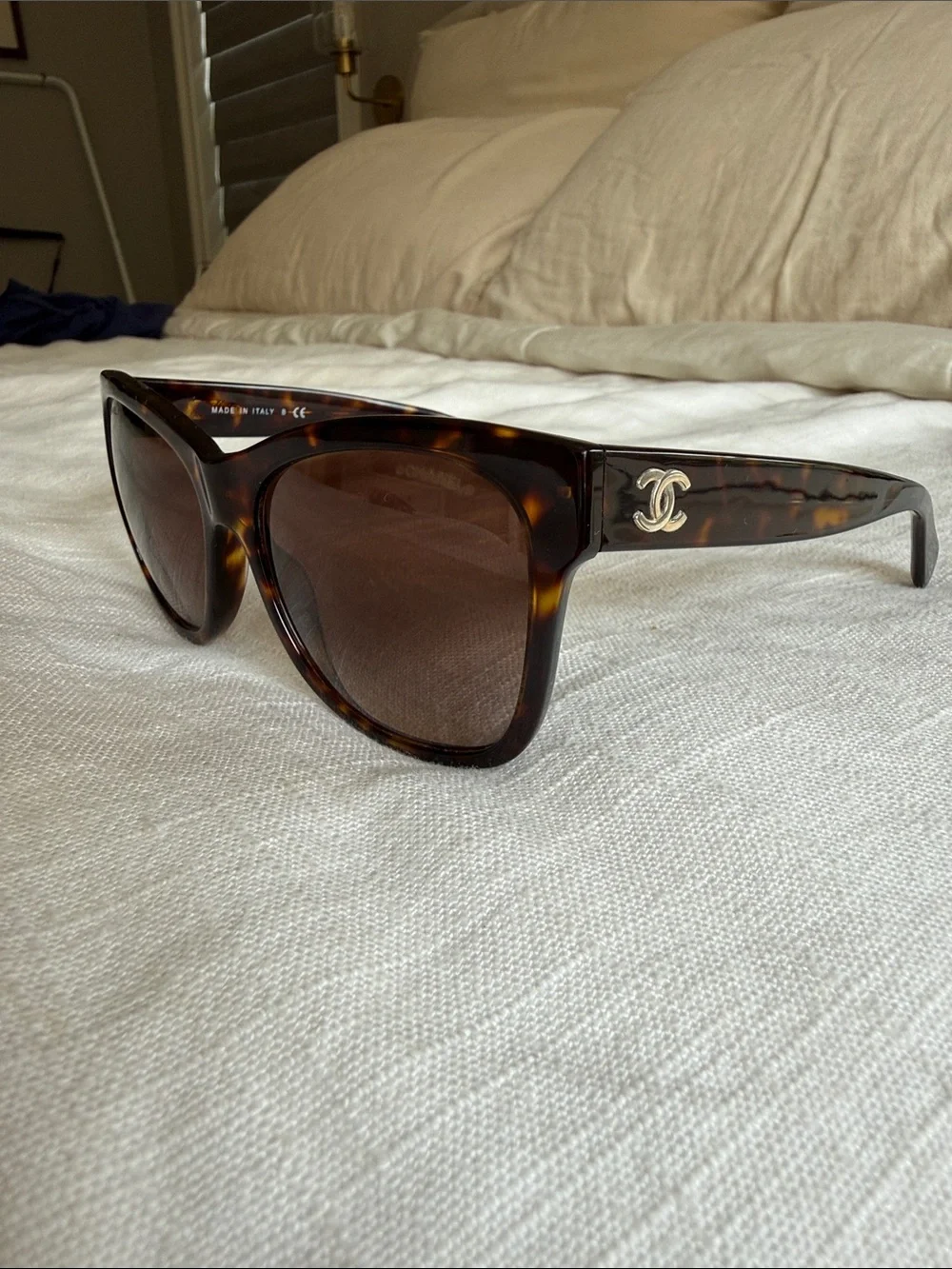 CHANEL Tortoiseshell Cat-Eye Sunglasses - Brown with quilted chanel case